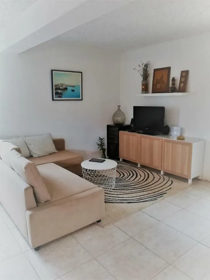 House For Rent Paola Villa Razanac